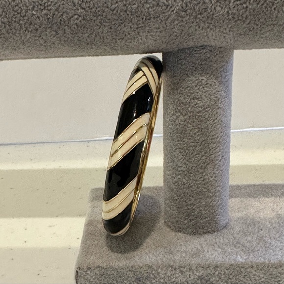 J. Crew Bracelet- Bangle style w/ hinged open Gold tone w/ black & white enamel - Picture 5 of 11